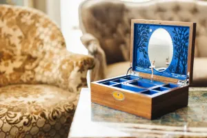 szkatułka na biżuterię