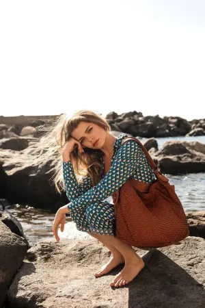 Jak dobrać torebkę do niebieskiej sukienki i na co zwracać uwagę?